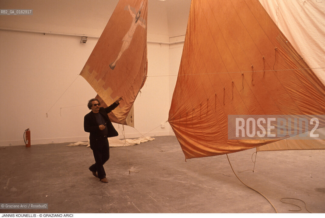 Caption: Nome: .KOUNELLIS JANNIS.Descrizione: .ARTE POVERA BIENNALE FOGLIA.Credit: ©Graziano Arici/Rosebud2 / Costo: .A.Nazione: .ITALIA/GRECIA.Cittˆ: ..Data: .1993