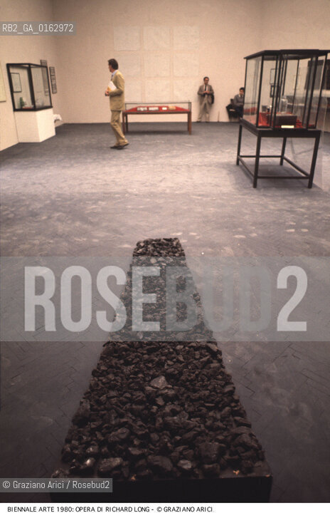 Localizzazione:.VENEZIA / CASTELLO.VENICE / CASTELLO.Oggetto:.Soggetto:.IXL ESPOSIZIONE INTERNAZIONALE DARTE LA BIENNALE DI VENEZIA / OPERA DI RICHARD LONG.IXL INTERNATIONAL ART EXHIBITION LA BIENNALE DI VENEZIA  / WORK BY RICHARD LONG.Cronologia:.Definizione Culturale:.   Autore:.   Stile:.   Editori/Stampatori:.   Committenza:.Materia e Tecnica:.Collocazione:.Note:.BIENNALE ARTE.Riproduzione Fotografica:.©Graziano Arici/Rosebud2 Copyright: ©Graziano Arici/Rosebud2 /  .Data:.1980.Costo:.A.