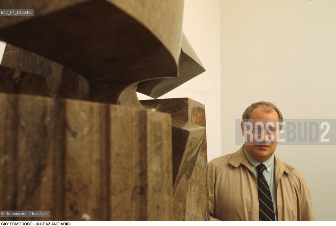 Caption: Nome: .POMODORO GIO.Descrizione: .ARTE SCULTORE BIENNALE.Credit: ©Graziano Arici/Rosebud2 / Costo: .A.Nazione: .ITALIA.Cittˆ: ..Data: .1990