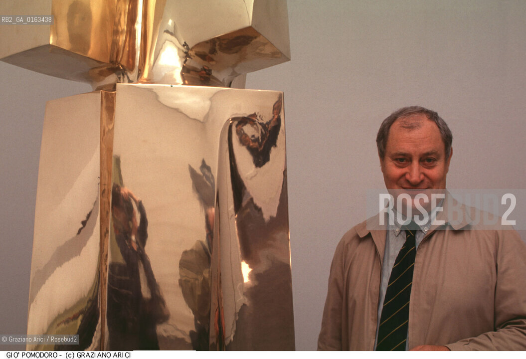 Nome: .POMODORO GIO.Descrizione: .ARTE SCULTORE BIENNALE.Credit: ©Graziano Arici/Rosebud2 / Costo: .A.Nazione: .ITALIA.Cittˆ: .VENEZIA.Data: .1990.