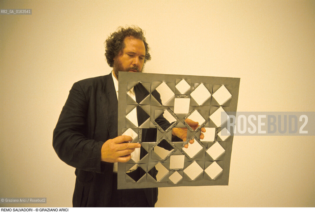 Caption: Nome: .SALVADORI REMO.Descrizione: .ARTE  DOKUMENTA.Credit: ©Graziano Arici/Rosebud2 / Costo: .A.Nazione: .ITALIA.Cittˆ: .KASSEL.Data: .1993