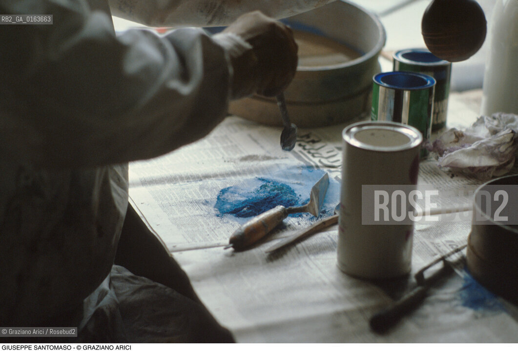 Caption: Nome: .SANTOMASO GIUSEPPE.Descrizione: .ARTE PITTORE NEL SUO STUDIO.Credit: ©Graziano Arici/Rosebud2 / Costo: .A.Nazione: .ITALIA.Cittˆ: ..Data: .1982