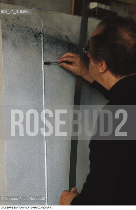 Caption: Nome: .SANTOMASO GIUSEPPE.Descrizione: .ARTE PITTORE NEL SUO STUDIO.Credit: ©Graziano Arici/Rosebud2 / Costo: .A.Nazione: .ITALIA.Cittˆ: ..Data: .1982