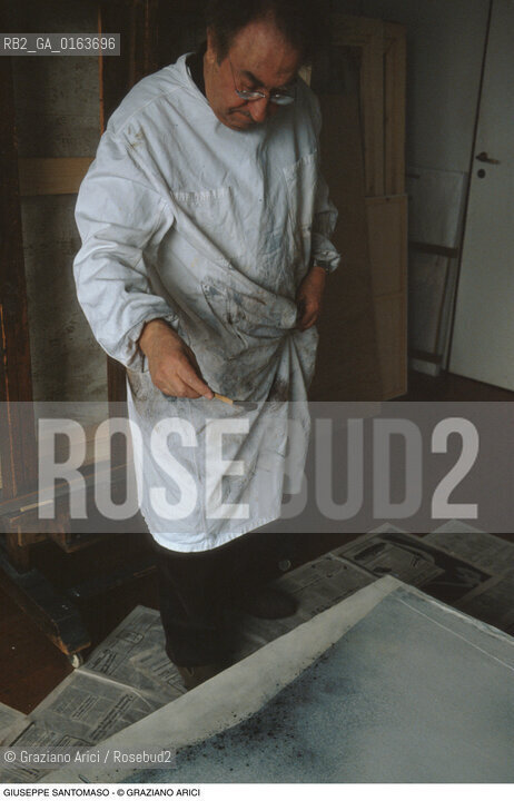 Caption: Nome: .SANTOMASO GIUSEPPE.Descrizione: .ARTE PITTORE NEL SUO STUDIO.Credit: ©Graziano Arici/Rosebud2 / Costo: .A.Nazione: .ITALIA.Cittˆ: ..Data: .1982
