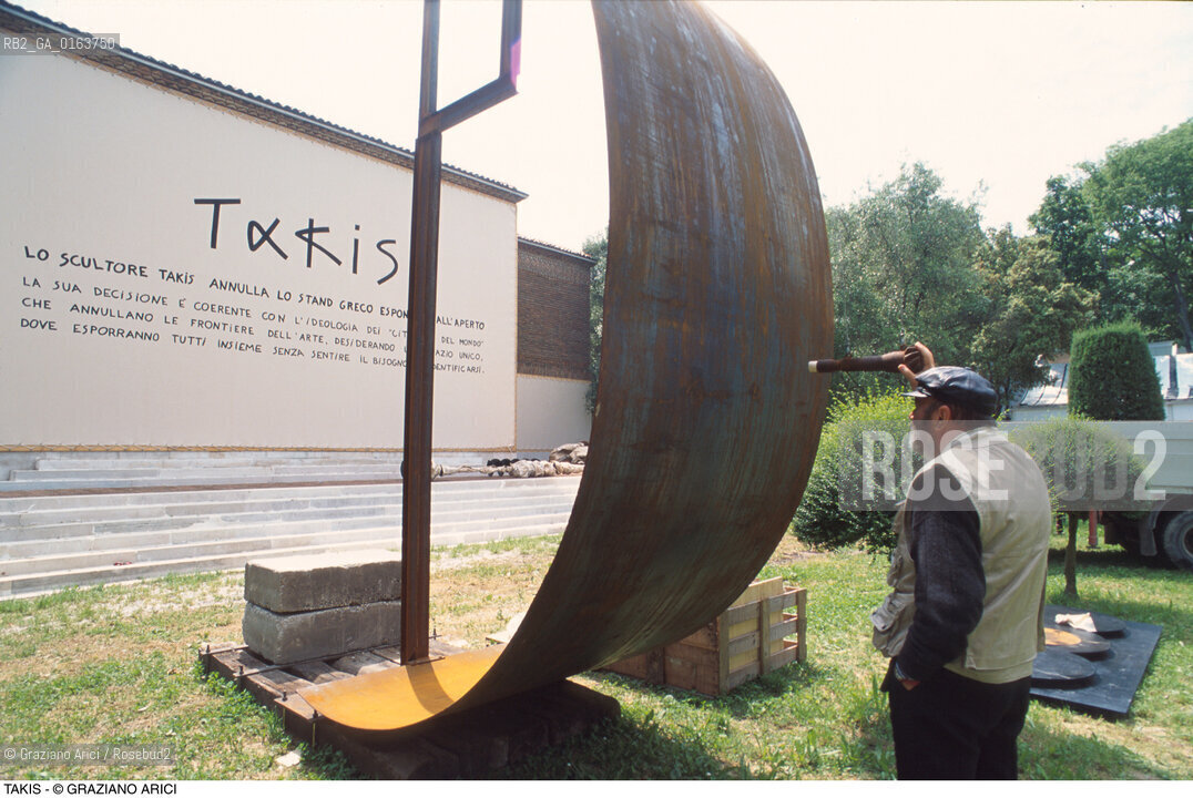 Caption: Nome: .TAKIS.Descrizione: .ARTE SCULTORE BIENNALE.Credit: ©Graziano Arici/Rosebud2 / Costo: .A.Nazione: .GRECIA.Cittˆ: ..Data: .1995