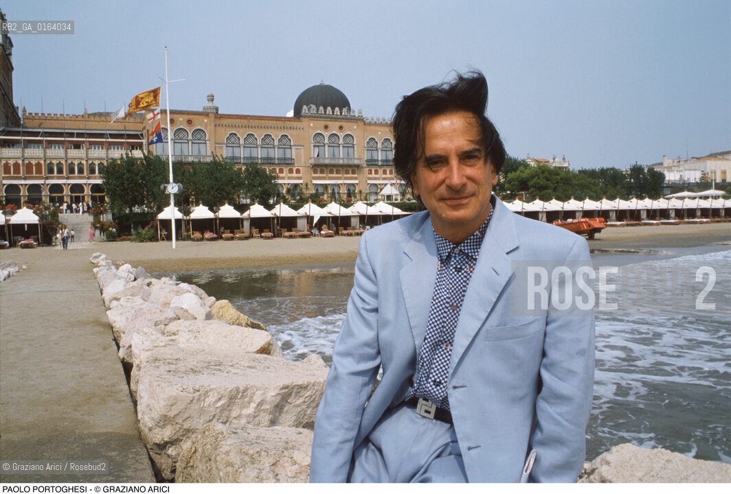 Caption: Nome: .PORTOGHESI PAOLO.Descrizione: .ARCHITETTURA ARCHITETTO/AL MARE ALLHOTEL EXCELSIOR.Credit: ©Graziano Arici/Rosebud2 / Costo: .A.Nazione: .ITALIA.Cittˆ: ..Data: .1985
