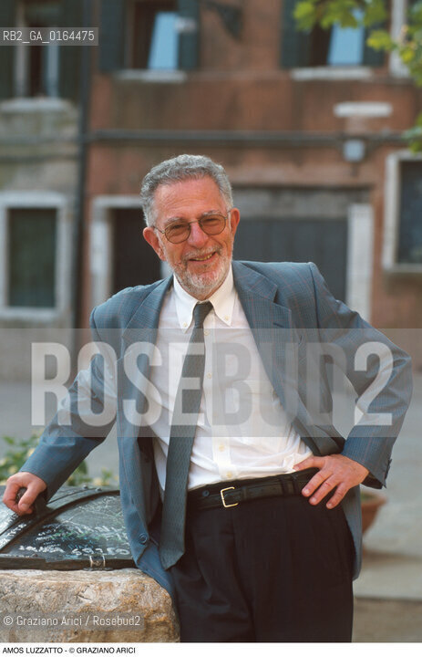 Caption: Nome:.LUZZATTO AMOS.Descrizione:.PRESIDENTE COMUNITA EBRAICA ITALIANA / GHETTO VENEZIA.PRESIDENT OF ITALIAN JEWISH COMUNITY  / GHETTO VENICE.Credit:.Graziano Arici/Rosebud2/.Costo:.A.Nazione:.ITALIA.ITALY.Cittˆ:..Data:.1996