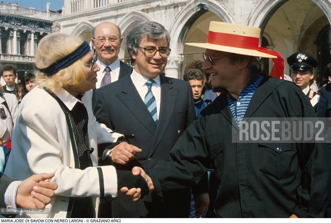 Caption: Nome: .MARIA JOSE DI SAVOIA.Descrizione: .EX REGINA DITALIA MOGLIE DI UMBERTO I DI SAVOIA / CON IL SINDACO DI VENEZIA NEREO LARONI / GONDOLIERE.EX QUEEN OF ITALY WIFE OF UMBERTO I OF SAVOIA / WITH NEREO LARONI MAYOR OF VENICE  / GONDOLIER.Credit: ©Graziano Arici/Rosebud2 / Costo: .A.Nazione: .BELGIO.BELGIUM.Cittˆ: ..Data: .1987