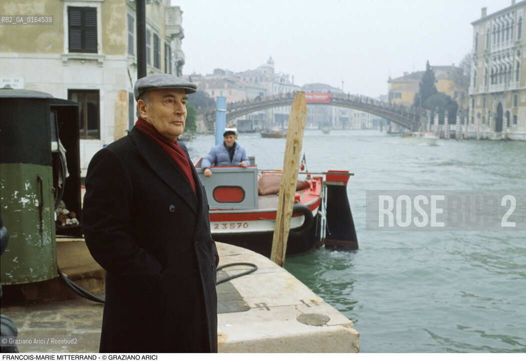 Caption: Nome: .MITTERRAND FRANCOIS-MARIE.Descrizione: .POLITICO  PARTITO SOCIALISTA FRANCESE PRESIDENTE DELLA REPUBBLICA (1981-95) /  A VENEZIA.POLITICAL FRENCH SOCIALIST PARTY PRESIDENT OF REPUBLIC (1981-95) / IN VENICE.Credit: ©Graziano Arici/Rosebud2 / Costo: .A.Nazione: .FRANCIA.Cittˆ: ..Data: .1994