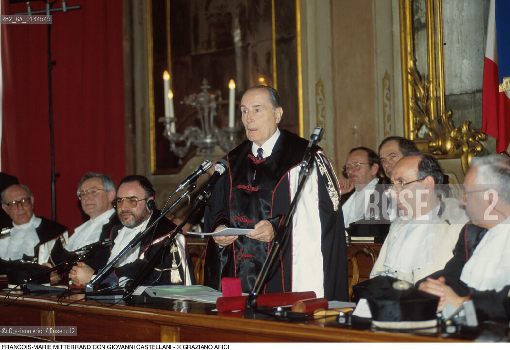 Caption: Nome: .MITTERRAND FRANCOIS-MARIE.Descrizione: .POLITICO  PARTITO SOCIALISTA FRANCESE PRESIDENTE DELLA REPUBBLICA (1981-95) / DURANTE LA SUA LAUREA AD HONORIS CAUSA ALLUNIVERSITA DI CA FOSCARI {VENEZIA} .POLITICAL FRENCH SOCIALIST PARTY PRESIDENT OF REPUBLIC (1981-95) / DURING HIS HONORARY DEGREE OF CAFOSCARI UNIVERSITY {VENICE}.Credit: ©Graziano Arici/Rosebud2 / Costo: .A.Nazione: .FRANCIA.FRANCE.Cittˆ: ..Data: .1993