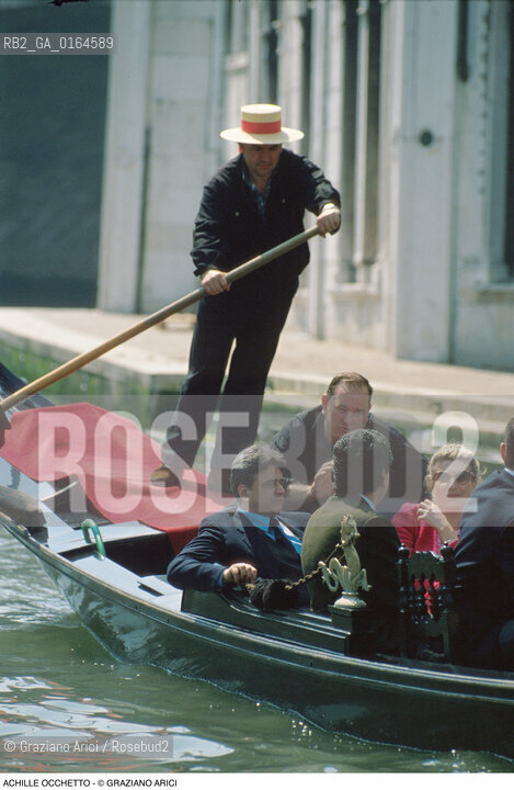 Caption: Nome: .OCCHETTO ACHILLE.Descrizione: .POLITICO SEGRETARIO DEL PARTITO COMUNISTA ITALIANO (1988-1991) SEGRETARIO DEL PDS - PARTITO DEMOCRATICO DELLA SINISTRA - (1991-1994) / IN GONDOLA (BARCA) A VENEZIA.POLITICAL SECRETARY OF ITALIAN COMMUNIST PARTY  (1988-1991)  SECRETARY OF PDS (1991-1994) / IN GONDOLA (BARCA) IN VENICE.Credit: ©Graziano Arici/Rosebud2 / Costo: .A.Nazione: .ITALIA.ITALY.Cittˆ: ..Data: .1990
