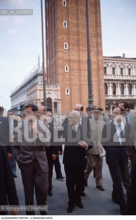 Caption: Nome: .PERTINI ALESSANDRO.Descrizione: .POLITICO SOCIALISTA PRESIDENTE DELLA CAMERA DEI DEPUTATI (1968-76) PRESIDENTE DELLA REPUBBLICA (1978-85) / IN PIAZZA SAN MARCO.POLITICAL SOCIALIST PRESIDENT OF CHAMBER OF DEPUTIES  (1968-76) PRESIDENT OF ITALIAN REPUBLIC (1978-85) / IN SAINT MARCOS SQUARE.Credit: ©Graziano Arici/Rosebud2 / Costo: .A.Nazione: .ITALIA.ITALY.Cittˆ: ..Data: .1986