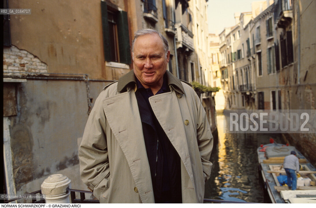 Caption: Nome: .SCHWARZKOPF NORMAN.Descrizione: .GENERALE COMANDANTE DELLESERCITO AMERICANO DURANTE LA GUERRA USA-IRAQ (DESERT-STORM) / A VENEZIA.GENERAL COMMANDER OF USA ARMY DURING WAR USA-IRAK (DESERT-STORM) / IN VENICE.Credit: ©Graziano Arici/Rosebud2 / Costo: .A.Nazione: .USA.Cittˆ: ..Data: .1995
