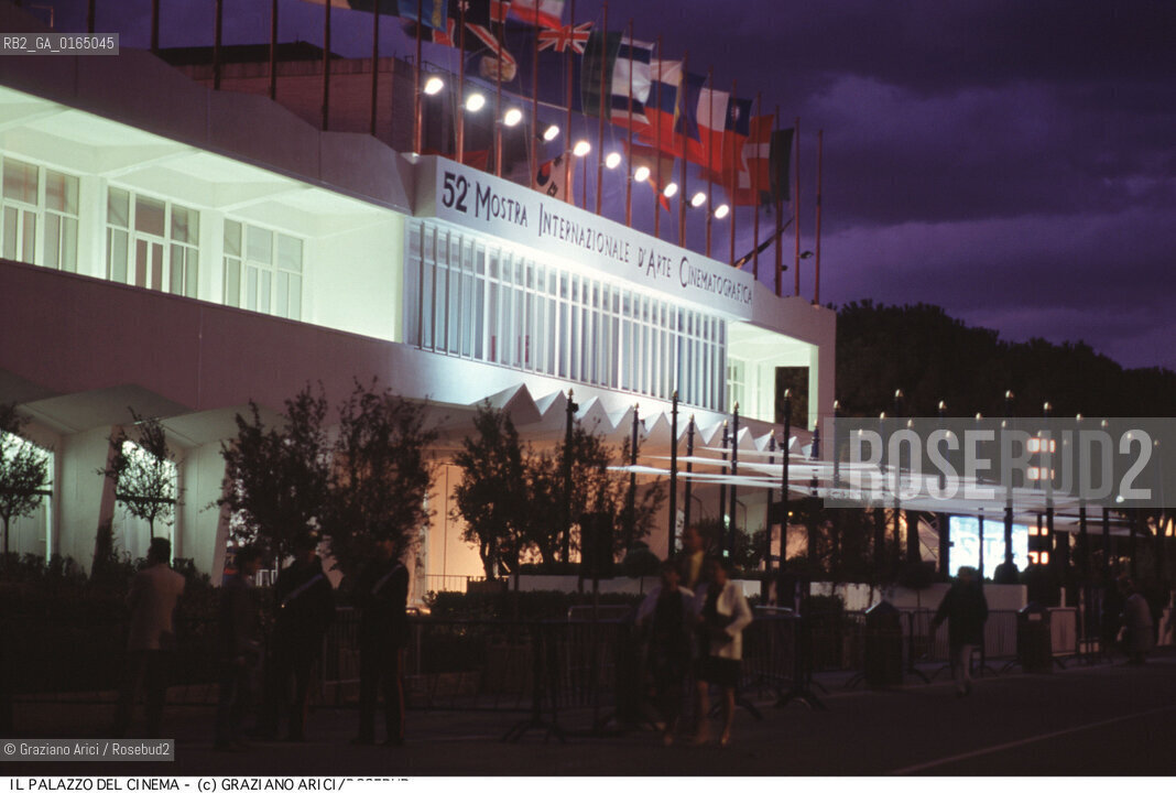 Nome:.MOSTRA INTERNAZIONALE DEL CINEMA.{VENICE} FILM FESTIVAL.Descrizione:.IL PALAZZO DEL CINEMA / MOSTRA DEL CINEMA.Credit:.Graziano Arici/Rosebud2/.Costo:.A.Nazione:.ITALIA.ITALY.Cittˆ:.VENEZIA.VENICE.Data:.1995.