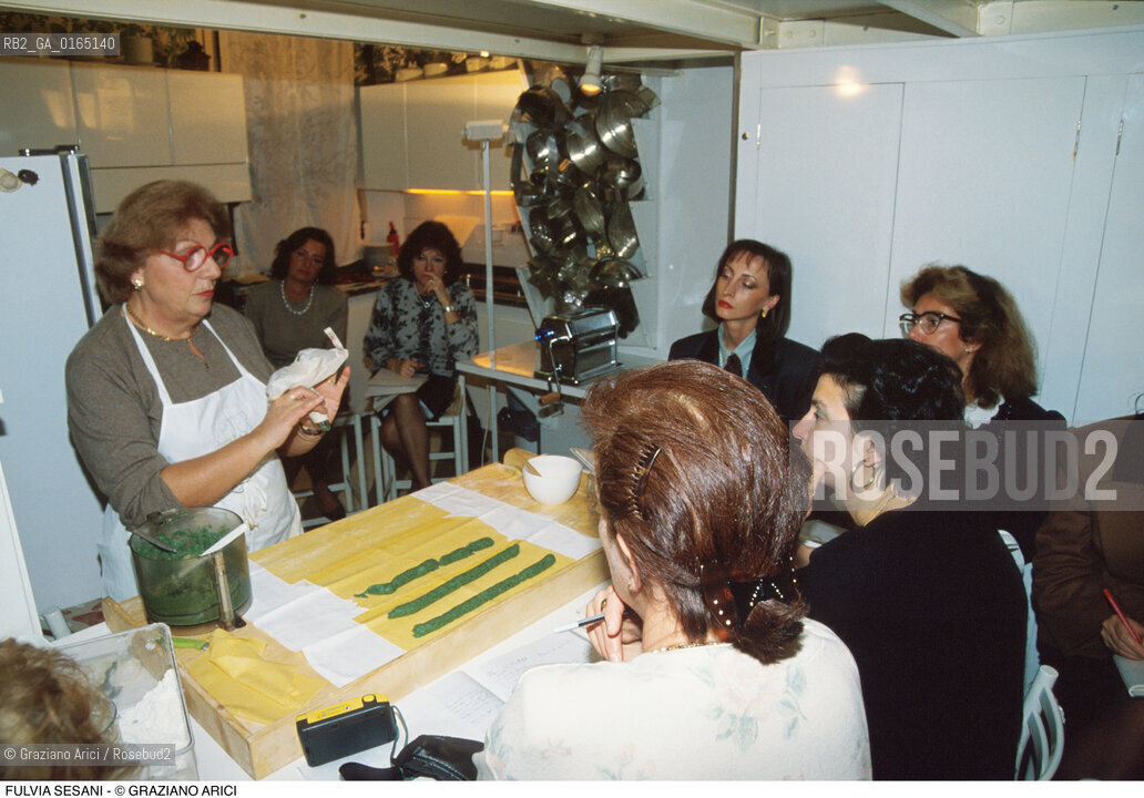 Caption: Nome: .SESANI FULVIA.Descrizione: .GOSTRONOMIA GASTRONOMA CUOCA / DURANTE UNA LEZIONE NELLA CUCINA DELLA SUA CASA .GASTRONOMY GASTRONOMIST WOMAN COOK / DURING A LESSON IN THE KITCHEN OF HER HOME .Credit: ©Graziano Arici/Rosebud2 / Costo: .A.Nazione: .ITALIA.ITALY.Cittˆ: ..Data: .1996