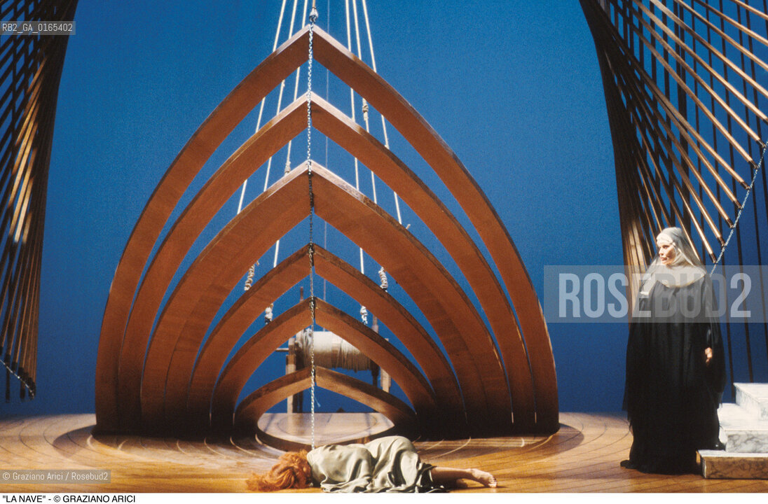 Caption: Caption: Nome: .LA NAVE .Descrizione: .TEATRO / OPERA DI GABRIELE DANNUNZIO / AL TEATRO GOLDONI.Credit: ©Graziano Arici/Rosebud2 Costo: .A.Nazione: .ITALIA.Cittˆ: ..Data: .1986