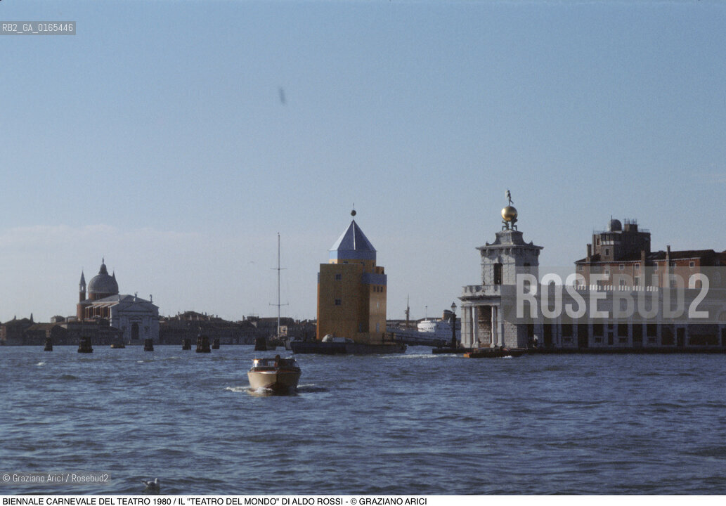 Nome: .BIENNALE CARNEVALE DEL TEATRO 1980.Descrizione: .IL TEATRO DEL MONDO PROGETTO DELLARCHITETTO ALDO ROSSI / A VENEZIA.Credit: ©Graziano Arici/Rosebud2 .Nazione: .ITALIA.Cittˆ: .VENEZIA.Data: .1980