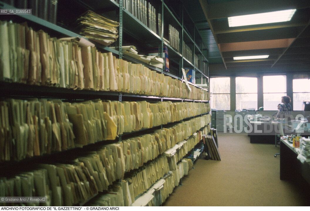 Nome: .ARCHIVIO FOTOGRAFICO DE IL GAZZETTINO    .Descrizione: .SCAFFALI SCHEDARI.Credit: ©Graziano Arici/Rosebud2 Costo: ..Nazione: .ITALIA.Cittˆ: .MESTRE (VE).Data: .1989..