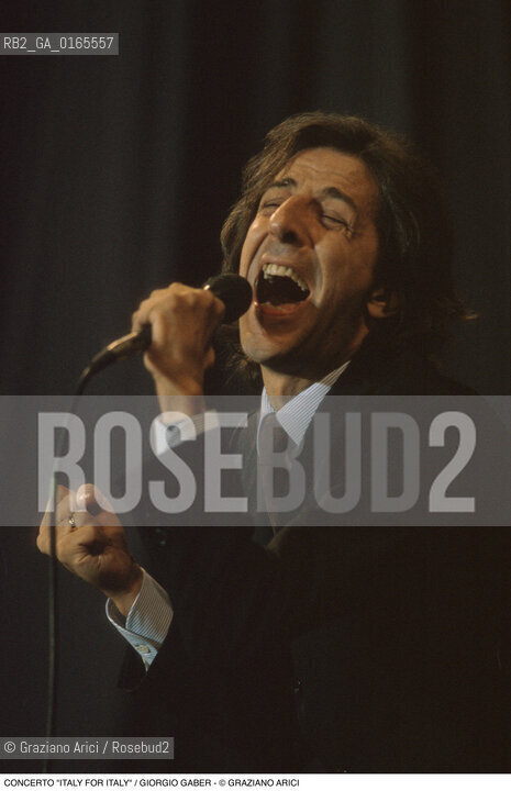 Nome: .CONCERTO ITALY FOR ITALY.Descrizione: .IL CANTANTAUTORE GIORGIO GABER.Credit: ©Graziano Arici/Rosebud2 Costo: ..Nazione: .ITALIA.Cittˆ: .TRENTO.Data: .1985.