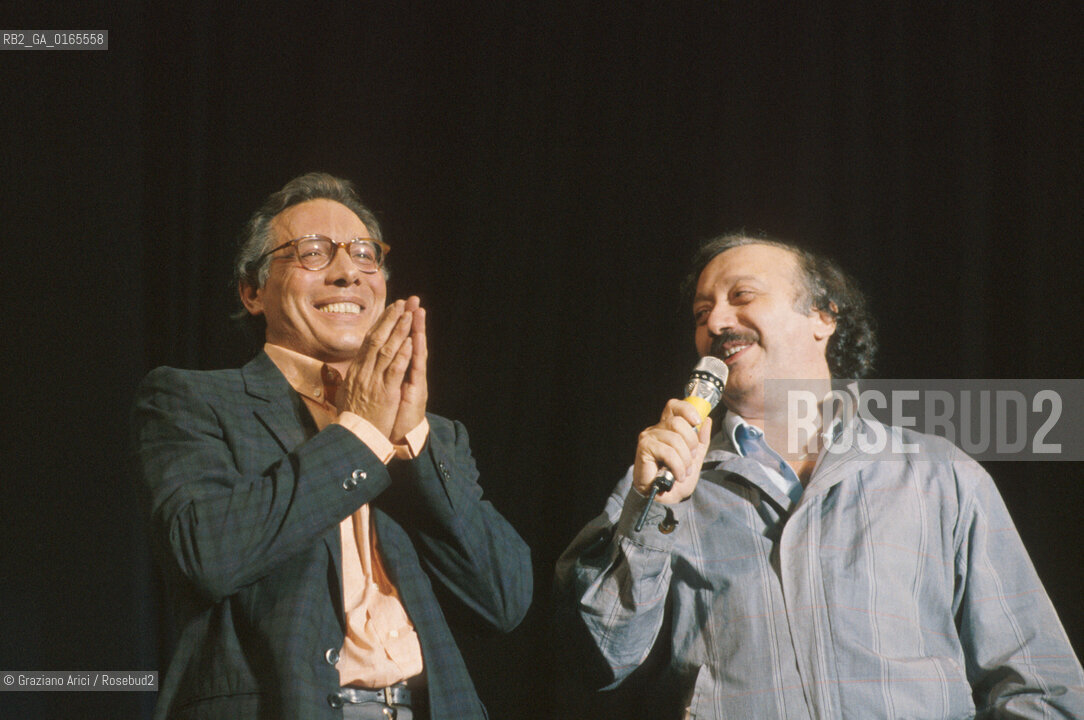 Nome: .CONCERTO ITALY FOR ITALY.Descrizione: .IL CANTANTAUTORE ENZO JANNACCI CON IL GIORNALISTA GIANNI MINA.Credit: ©Graziano Arici/Rosebud2 Costo: ..Nazione: .ITALIA.Cittˆ: .TRENTO.Data: .1985.
