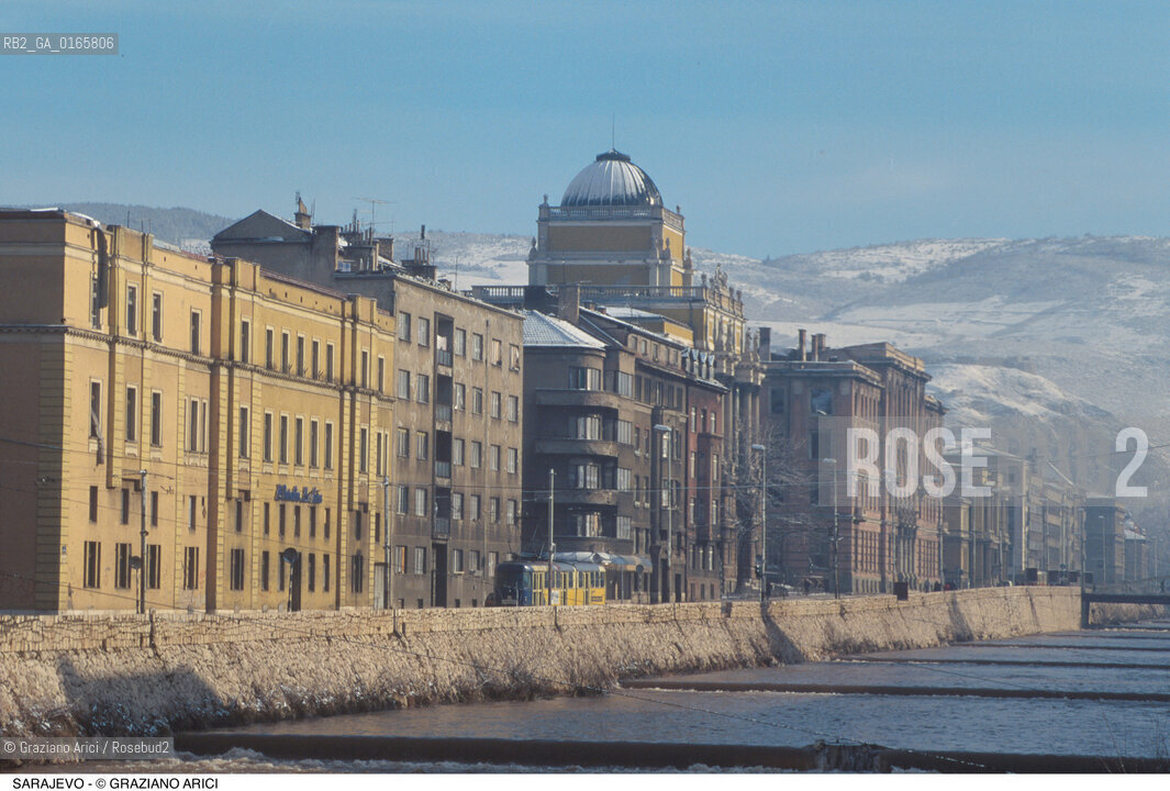 Nome: .SARAJEVO.Descrizione: .GUERRA EX JUGOSLAVIA / PALAZZI .Credit: ©Graziano Arici/Rosebud2 Costo: ..Nazione: .BOSNIA.Cittˆ: ..Data: .1994..