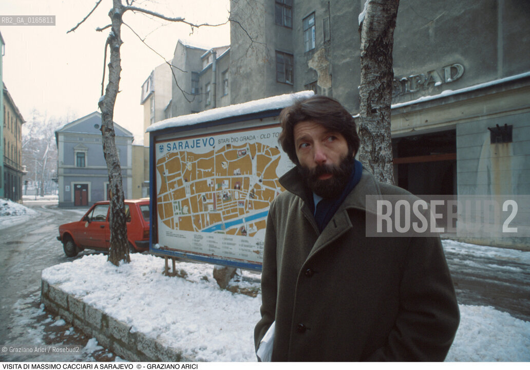 Nome: .SARAJEVO.Descrizione: .GUERRA EX JUGOSLAVIA / VISITA DEL SINDACO DI VENEZIA MASSIMO CACCIARI.Credit: ©Graziano Arici/Rosebud2 Costo: ..Nazione: .BOSNIA.Cittˆ: ..Data: .1994..