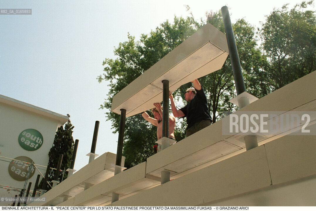 Caption: Nome: .7¡ BIENNALE ARCHITETTURA 2000 - CITTA: LESS AESTHETICS, MORE ETHICS .Descrizione: . IL  PEACE CENTER PER LO STATO PALESTINESE PROGETTATO DA MASSIMILIANO FUKSAS.Credit: ©Graziano Arici/Rosebud2 .Nazione: ..Cittˆ: ..Data: .2000