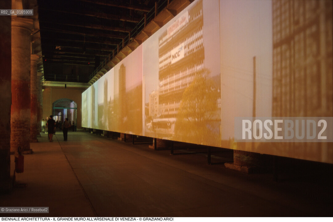 Caption: Nome: .7¡ BIENNALE ARCHITETTURA 2000 - CITTA: LESS AESTHETICS, MORE ETHICS .Descrizione: .IL GRANDE MURO CORDERIE ARSENALE.Credit: ©Graziano Arici/Rosebud2 .Nazione: ..Cittˆ: ..Data: .2000