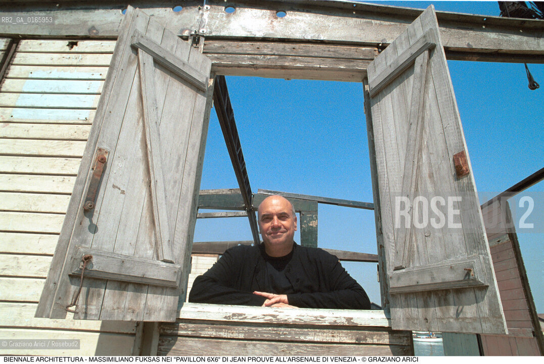 Nome: .FUKSAS MASSIMILIANO.Descrizione: .ARCHITETTO ARCHITETTURA FINESTRA.Credit: ©Graziano Arici/Rosebud2 / Costo: .A.Nazione: ..Cittˆ: .VENEZIA.VENICE.Data: .2000
