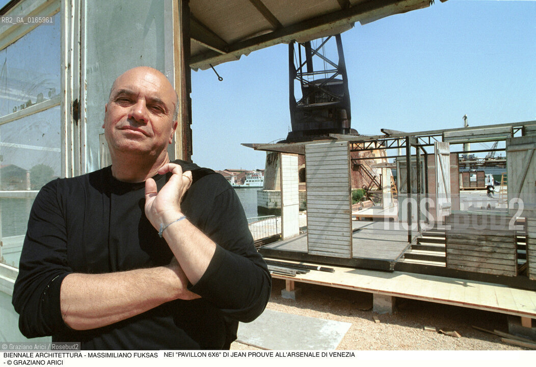 Nome: .FUKSAS MASSIMILIANO.Descrizione: .ARCHITETTO ARCHITETTURA FINESTRA.Credit: ©Graziano Arici/Rosebud2 / Costo: .A.Nazione: ..Cittˆ: .VENEZIA.VENICE.Data: .2000