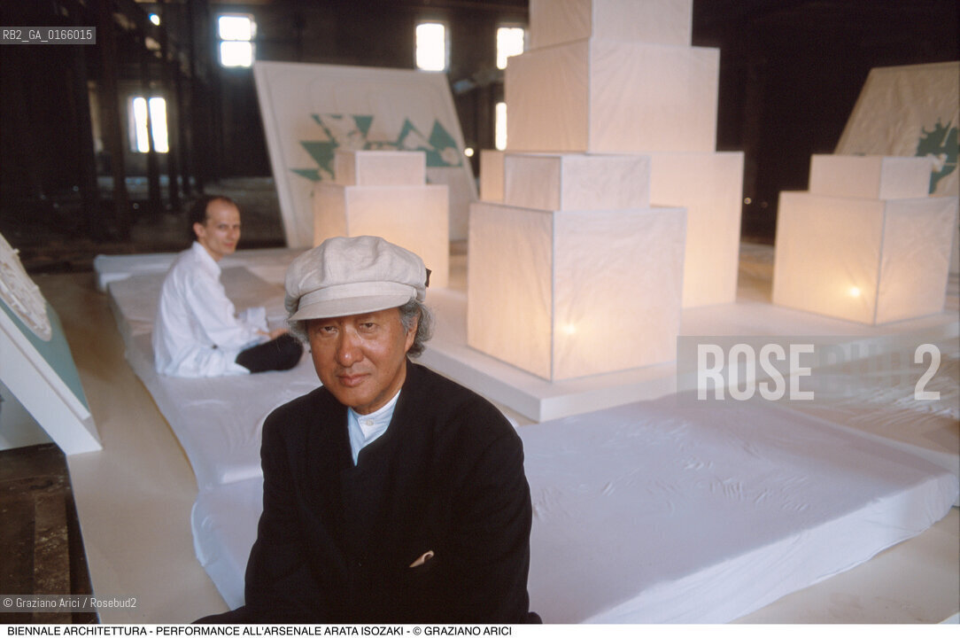 Caption: Nome: .7¡ BIENNALE ARCHITETTURA 2000 - CITTA: LESS AESTHETICS, MORE ETHICS .Descrizione: .ARATA ISOZAKI PERFORMANCE ARCHITETTO ARSENALE.Credit: ©Graziano Arici/Rosebud2 .Nazione: ..Cittˆ: ..Data: .2000