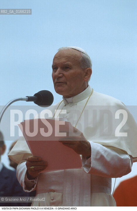 Nome: .PAPA.Descrizione: .RELIGIONE / VISITA DEL SANTO PADRE GIOVANNI PAOLO II KAROL WOJTYLA / MENTRE PRONUNCIA IL DISCORSO.Credit: ©Graziano Arici/Rosebud2 / Costo: .A.Nazione: .ITALIA.Cittˆ: ..Data: .17/06/1985