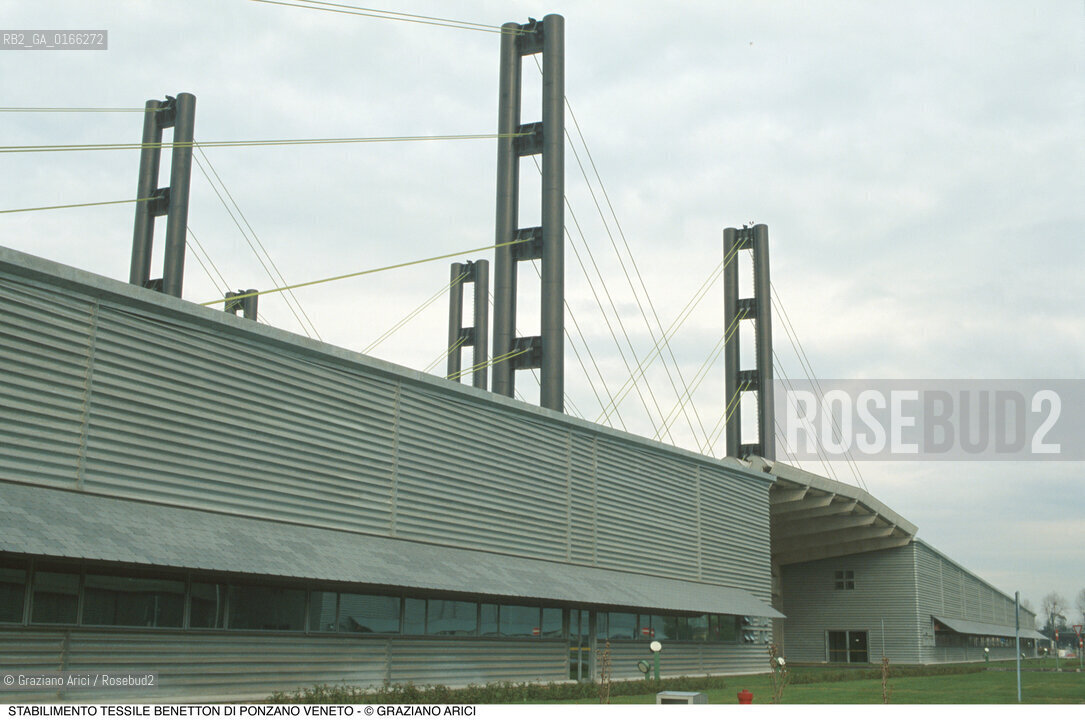 Caption: Nome: .FABBRICA BENETTON.Descrizione: .STABILIMENTO TESSILE / PONZANO.Credit: ©Graziano Arici/Rosebud2 .Nazione: ..Cittˆ: ..Data: .2000.