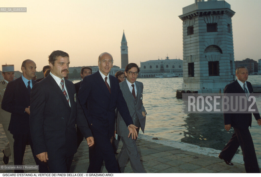Nome: .SUMMIT.Descrizione: .POLITICA VERTICE DEI PAESI CEE / IL PRESIDENTE FRANCESE VALERY GISCARD DESTAING / ALLA FONDAZIONE CINI NELLISOLA DI S. GIORGIO / SULLO SFONDO PIAZZA SAN MARCO.Credit: ©Graziano Arici/Rosebud2 Costo: ..Nazione: .ITALIA.Cittˆ: .VENEZIA.Data: .1980..