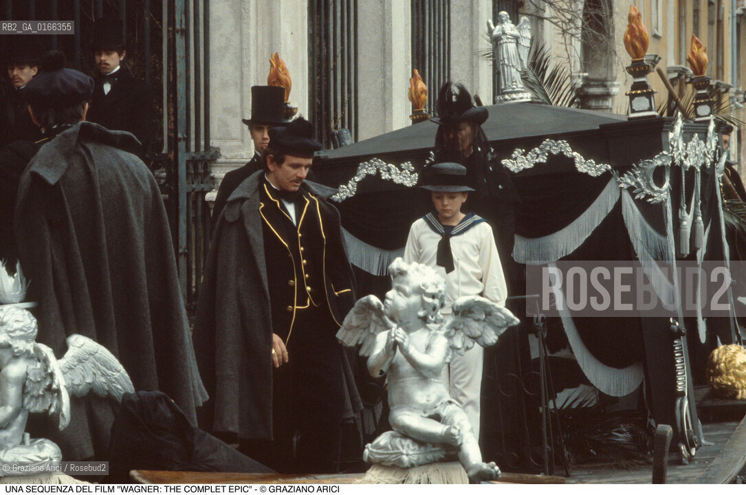 Nome: .WAGNER: THE COMPLET EPIC.Descrizione: .CINEMA FILM PER LA TV REGIA DI TONY PALMER / LA SCENA DEL FUNERALE.Credit: ©Graziano Arici/Rosebud2 / Costo: .A.Nazione: .UNGHERIA-UK.Cittˆ: ..Data: .1985