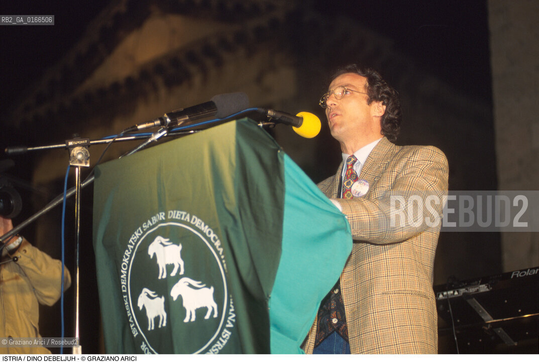 Nome: .REGIONE ISTRIA.Descrizione: .POLITICA / DINO DEBELJUH DEPUTATO DEL PARLAMENTO CROATO PER LA DIETA DEMOCRATICA ISTRIANA / DISCORSO.Credit: ©Graziano Arici/Rosebud2 / Costo: .A.Nazione: ..Cittˆ: .POLA.Data: .1995