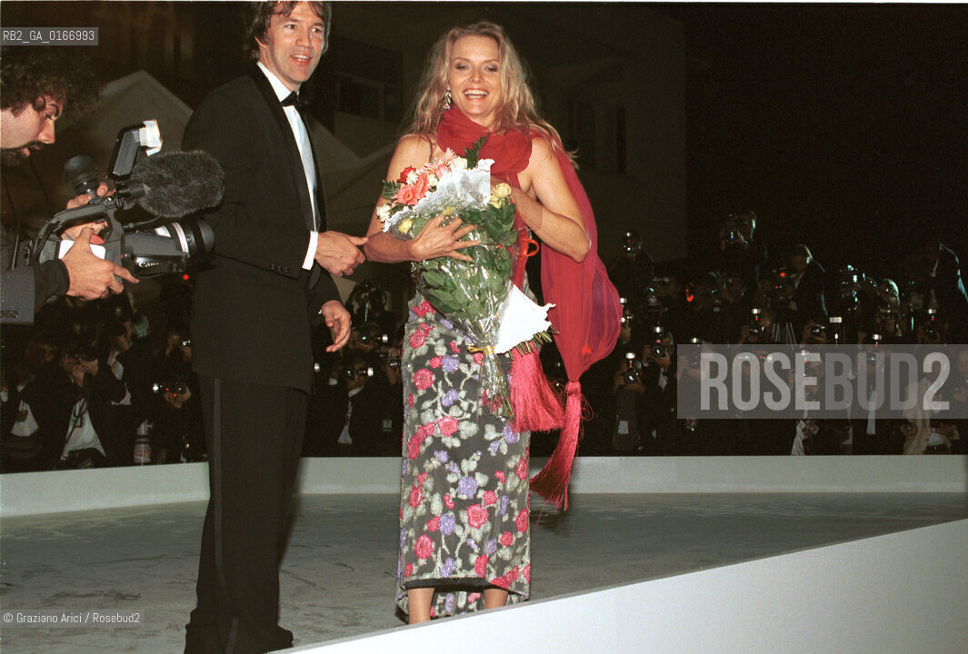 CINEMA 2000 / 57. MOSTRA INTERNAZIONALE DARTE CINEMATOGRAFICA - LATTRICE MICHELLE PFEIFFER (USA) CON IL MARITO DAVANTI AL PALAZZO DEL CINEMA PER LA PROIEZIONE DEL FILM WHAT LIES BENEATH - ©Graziano Arici/Rosebud2
