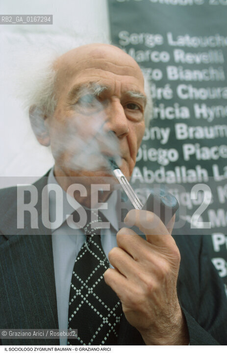 SOCIOLOGIA 2000 / IL SOCIOLOGO ZYGMUNT BAUMAN (GERMANIA) CON LA PIPA - ©Graziano Arici/Rosebud2