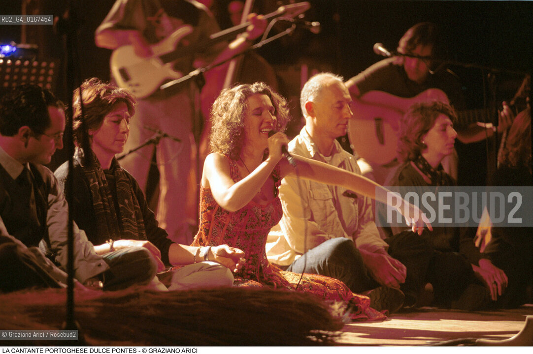 MUSICA ETNICA FADO 2000 / O PRIMEIRO CANTO IL CONCERTO DELLA CANTANTE PORTOGHESE DULCE PONTES / AL TEATRO GOLDONI - ©Graziano Arici/Rosebud2