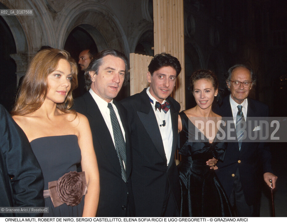 Nome:.DE NIRO ROBERT.Descrizione:.CINEMA / LATTRICE ORNELLA MUTI, GLI ATTORI ROBERT DE NIRO E SERGIO CASTELLITTO, LATTRICE ELENA SOFIA RICCI E IL GIORNALISTA UGO GREGORETTI ALLA SERATA FINALE DELLA MOSTRA.Credit:.Graziano Arici/Rosebud2/.Costo:.A.Nazione:.ITALIA.ITALY.Cittˆ:..Data:.1993