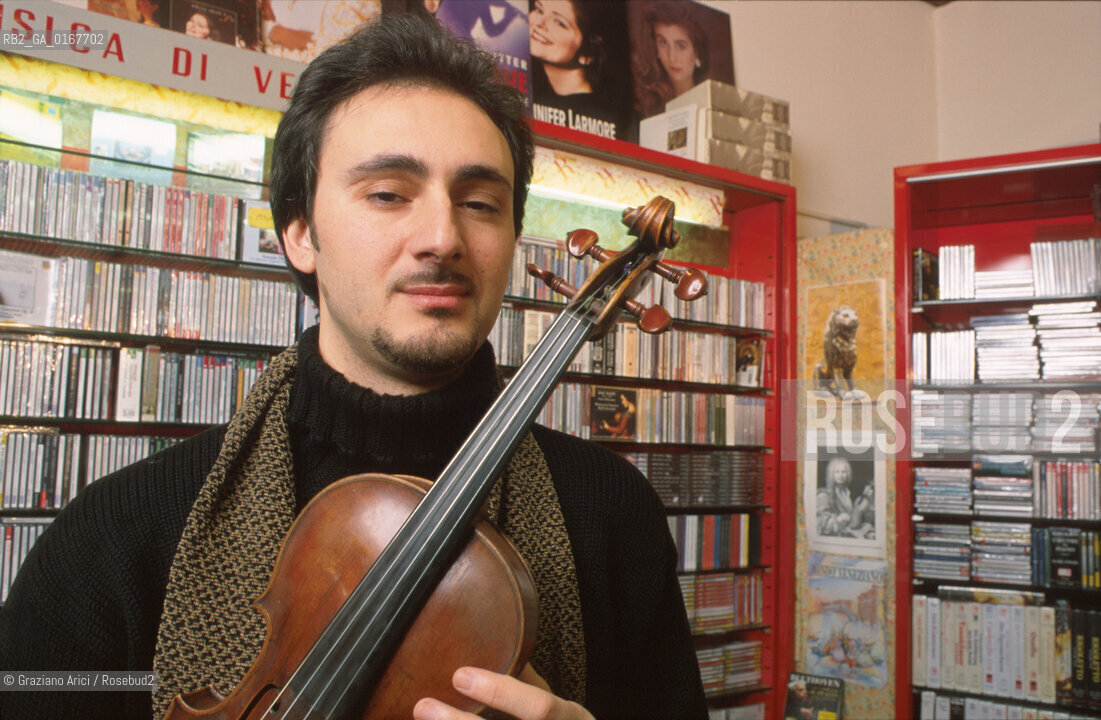 Nome: CRISTIANO NALESSO MUSICA CLASSICA Nazione: ITALIA © 2000 Graziano Arici/Rosebud2