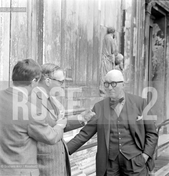 THE ARCHITECT, TOWN - PLANNER AND PAINTER LE CORBUSIER (CHARLES-EDOUARD JEANNERET)  IN VENICE - 1965 - © ARCHIVIO Graziano Arici/Rosebud2  / ARCHITETTO / URBANISTA / PITTORE / ARCHITETTURA / ARTE