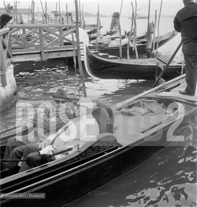 THE ARCHITECT, TOWN - PLANNER AND PAINTER LE CORBUSIER (CHARLES-EDOUARD JEANNERET)  WITH ART HISTORIAN GIUSEPPE MAZZARIOL ON A GONDOLA IN VENICE - 1965 - © ARCHIVIO Graziano Arici/Rosebud2  / ARCHITETTO / URBANISTA / PITTORE / STORICO DELLARTE / GONDOLA / ARCHITETTURA / ARTE