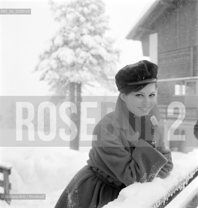 THE ACTOR CLAUDIA CARDINALE IN CORTINA DAMPEZZO ( ITALY ) FOR THE FILM  PINK PANTHER - 1964 - © ARCHIVIO Graziano Arici/Rosebud2  / ATTORE / CINEMA