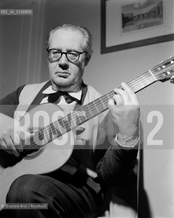 THE GUITARIST  ANDRES SEGOVIA - ROME- 1950 © ARCHIVIO Graziano Arici/Rosebud2  / MISICA / CHITARRISTA / CHITARRA
