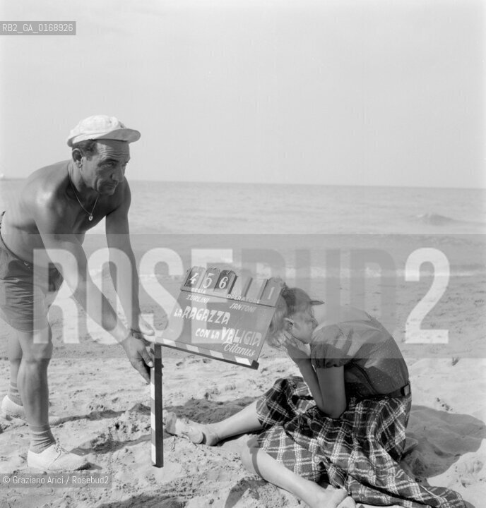 THE ACTRESS CLAUDIA CARDINALE ON THE SET OF THE MOVIE   GIRL WITH A SUITCASE ( LA RAGAZZA CON LA VALIGIA)- 196O © ARCHIVIO Graziano Arici/Rosebud2  / CINEMA /ATTORE