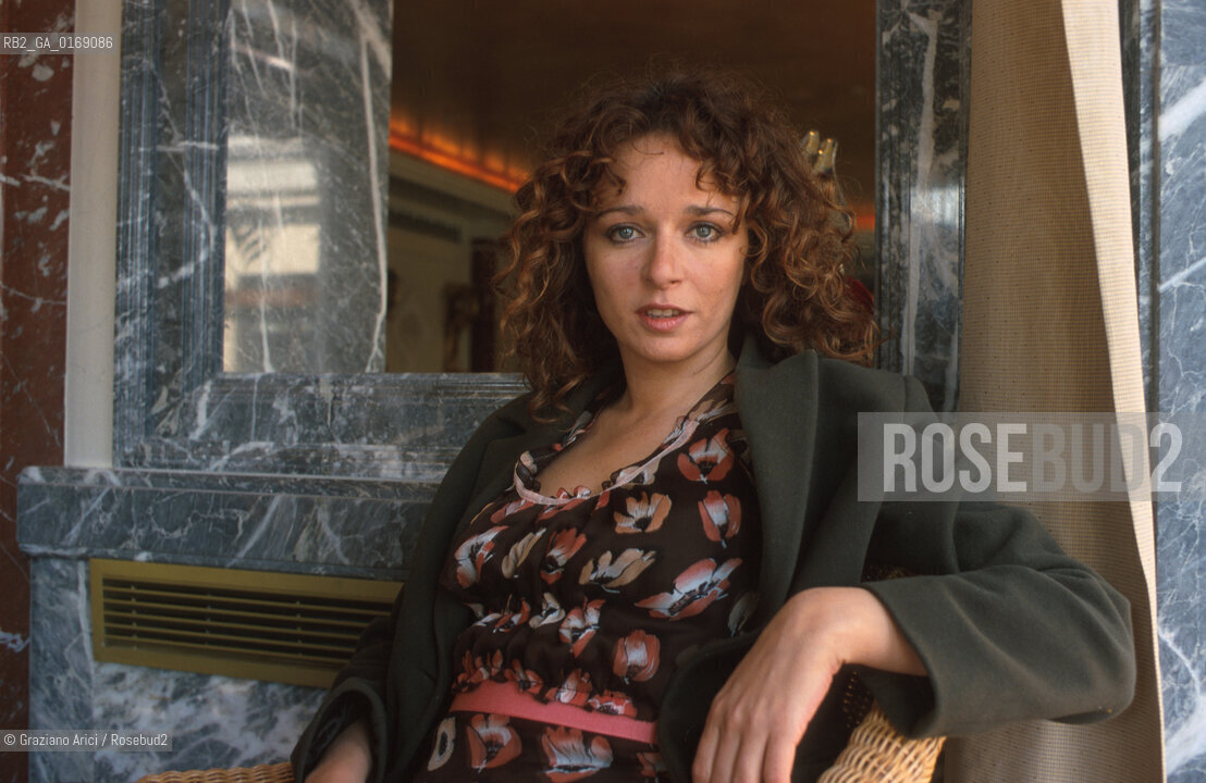Nome: .GOLINO VALERIA.Descrizione: .CINEMA ATTRICE.Credit: .Graziano Arici/Rosebud2/.Costo: .A.Nazione: .ITALIA.Cittˆ: ..Data: .2001