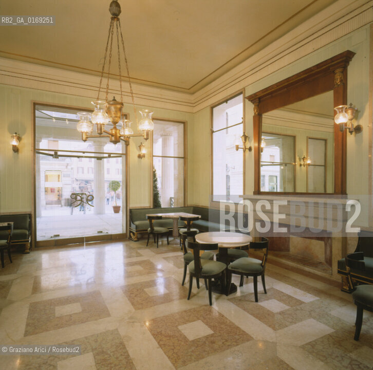 Caption: Localizzazione:.PADOVA.Oggetto:.CAFFE PEDROCCHI.Soggetto:.SALA VERDE.Cronologia: .XIX SEC..Definizione Culturale:.   Autore: .GIUSEPPE JAPPELLI .   Stile:.NEOCLASSICO.   Editori/Stampatori:.   Committenza:.ANTONIO PEDROCCHI.Materia e Tecnica:.Collocazione:.Note:.MONUMENTALE CAFFE STORICO.Riproduzione Fotografica:.Graziano Arici/Rosebud2 Copyright:.Graziano Arici/Rosebud2 Data:.1998.Costo:.A