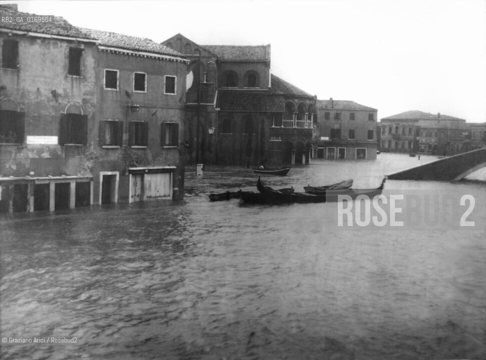 Nome:.ALTA MAREA , 4 NOVEMBRE 1966.HIGHT TIDE , 4 NOVEMBER 1966.Localizzazione:.VENEZIA / ISOLA DI MURANO..Soggetto:..Cronologia:...Autore:...Stile:...Editori Stampatori:...Committenza:...Materia e Tecnica:...Collocazione:...Note:..Riproduzione Fotografica:.Graziano Arici/Rosebud2 .Copyright:.La cessione dei diritti si intende per quanto di nostra competenza; non comprende invece le eventuali spese relative a diritti che potranno essere richiesti dagli Enti cui appartengono le opere riprese. Tali costi, ove neccessari, e lÕespletamento di qualsivoglia pratica di richiesta permessi sono esclusivamente  a  carico del committente. ...Data:.NOVEMBRE 1966..Costo:.A..Key:.ACQUA ALTA.HIGHT TIDE