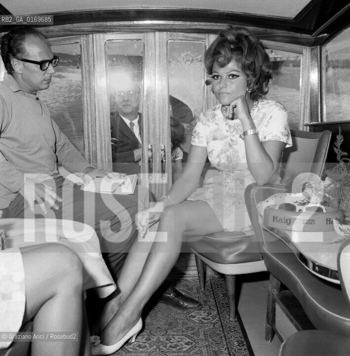 CINEMA / LATTRICE CLAUDIA CARDINALE (ITALIA) A VENEZIA / SEDUTA ALLINTERNO DI UN MOTOSCAFO NATAS SALVALAGGIO/ 1967 - © ARCHIVIO Graziano Arici/Rosebud2 